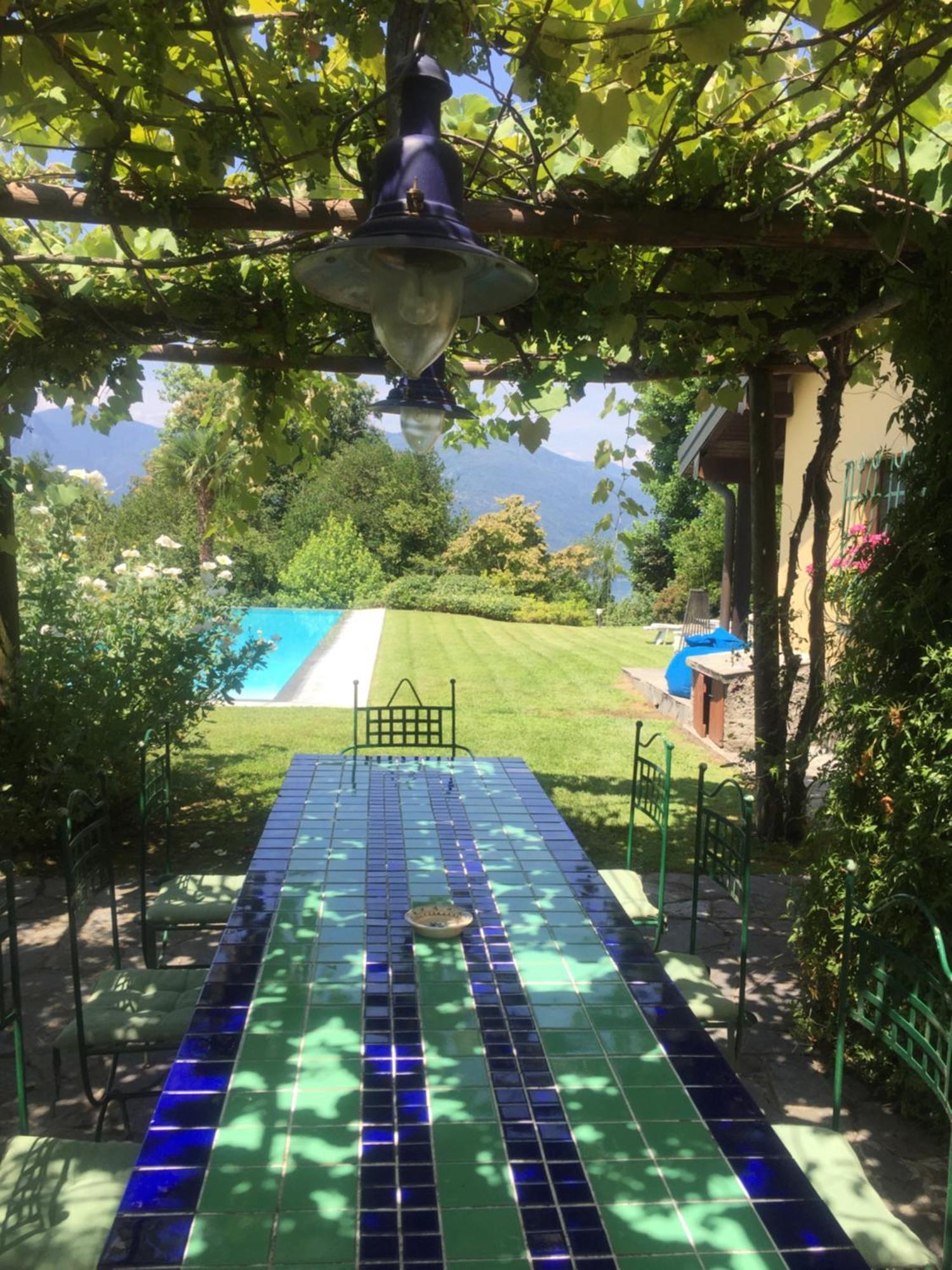 Casetta In Giardino Con Piscina Luino Kültér fotó